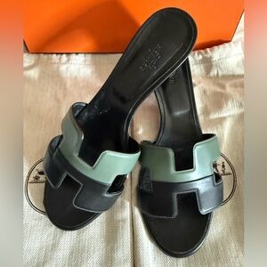 Hermes Oasis slides Bicolour Black&Dusty Teal size 39